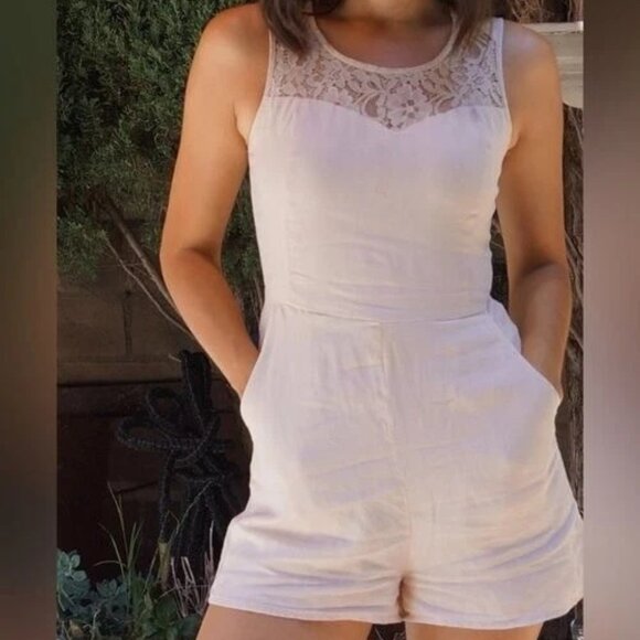 Love 21 Linen Romper with Lace Details - Picture 7 of 8